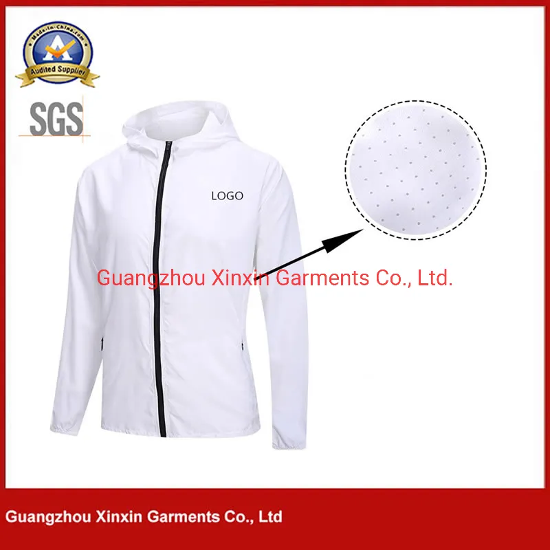 2020 Spring Autumn Fashion Windbreaker Jacket Men′s Hooded Casual Jackets Male Coat Thin Men Coat Outwear (J561)