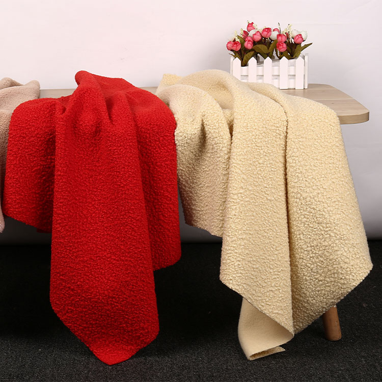 Why Should You Choose Heavy-weight Woolen Blanket Fabric?