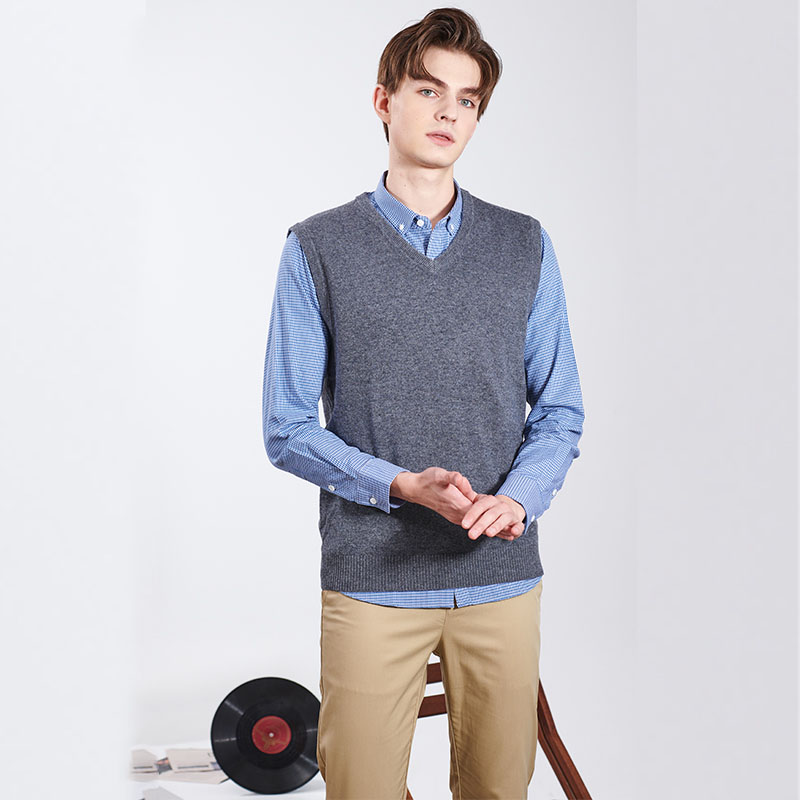 What Are the Common Mistakes to Avoid When Wearing a Vest Sweater in Spring