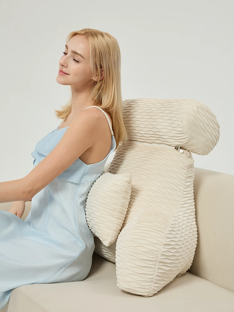 How Does a Lumbar Support Pillow Reduce Spinal Pressure During Long Flights