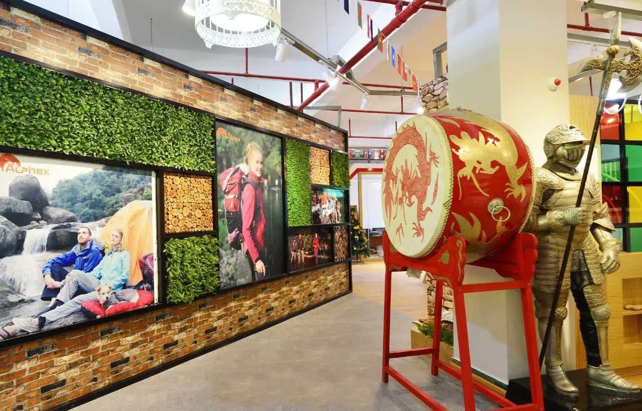 Baffle Down Jacket with Hood/Chaqueta