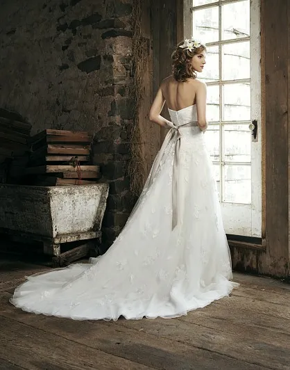 Beach Wedding Gown Ivory Tulle Lace Empire Wedding Dress