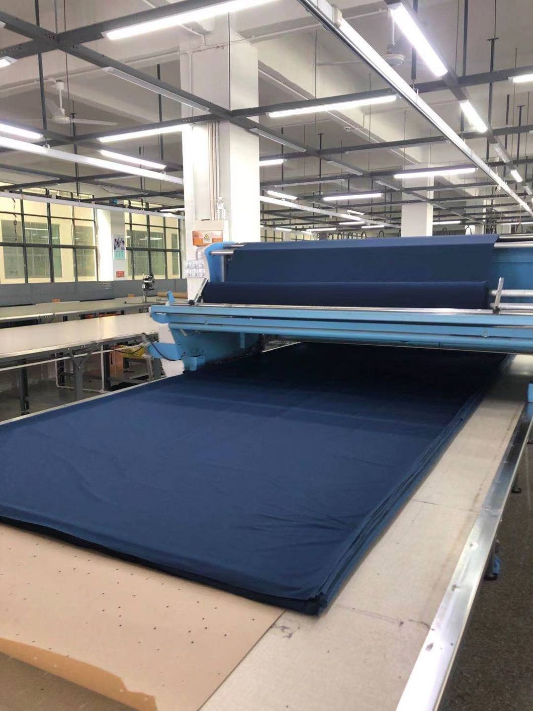 Customized Solid Color Sexy Wireless and Seamless Bonding Women Lingerie Underwear Bra Top