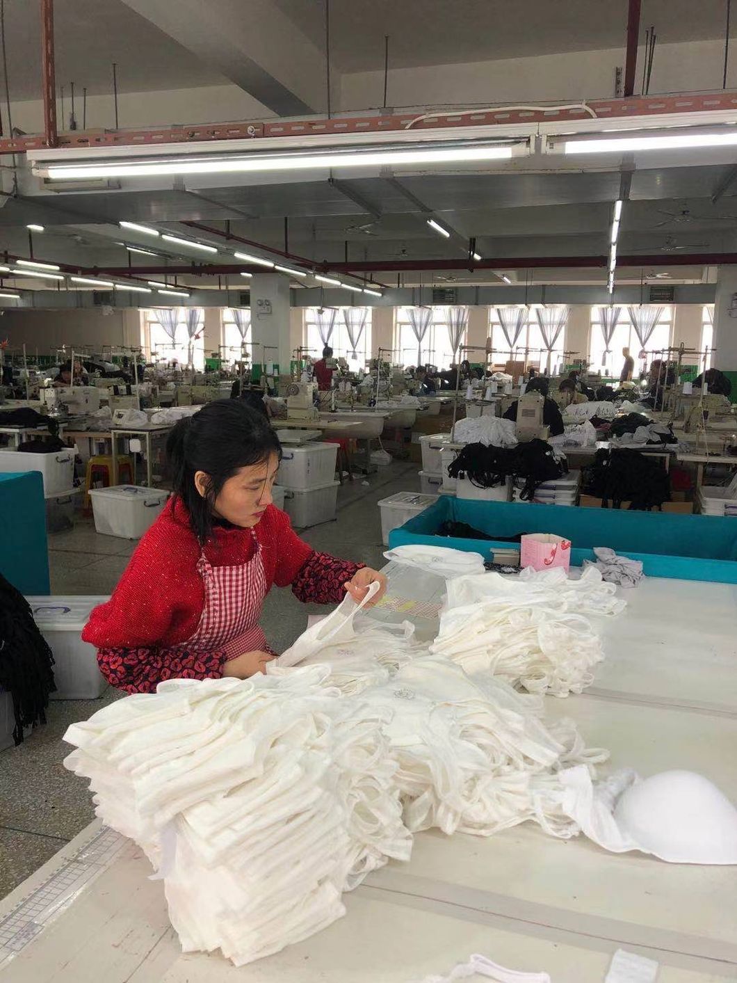 Customized Solid Color Sexy Wireless and Seamless Bonding Women Lingerie Underwear Bra Top