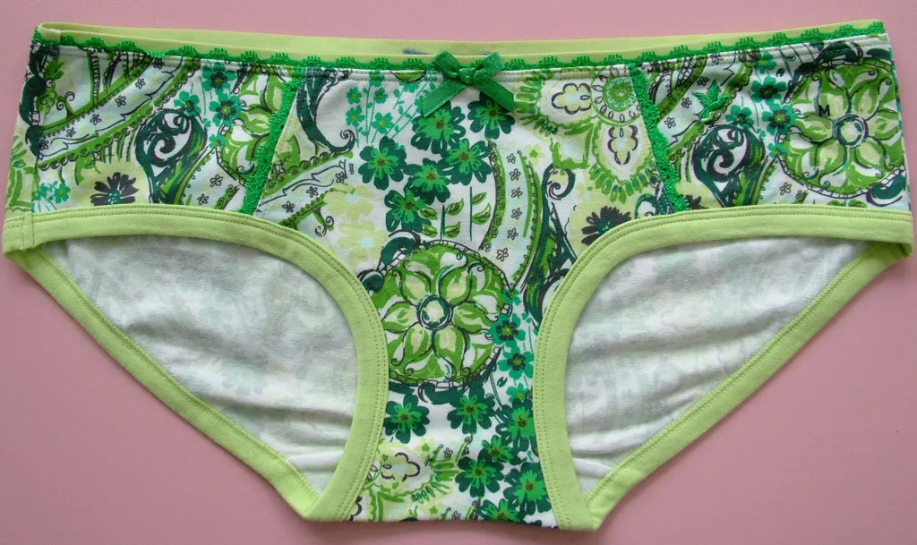Flower Printed Brief Set in Good Price and Quality