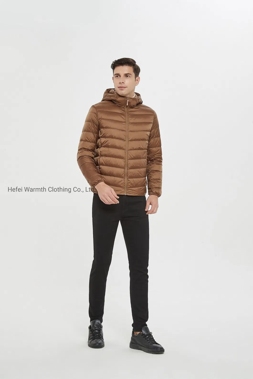 Hot Style Men′ S Down Jackets Outdoor Fashion Men Padded Winter
