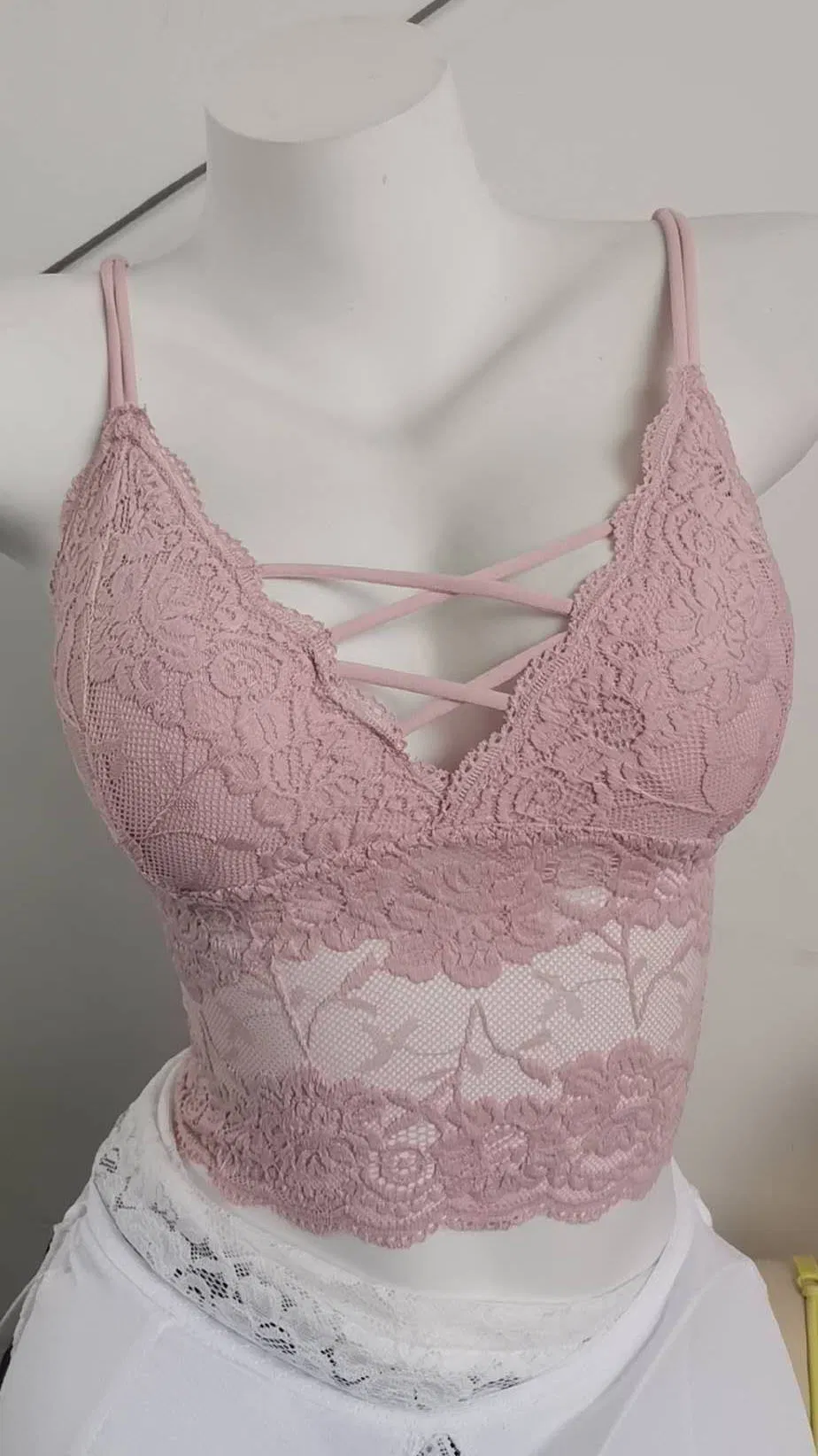 Ladies Lace Top Lace Camisole Lace Lingerie Sexy Spaghetti with Cup Padding Best Breathable