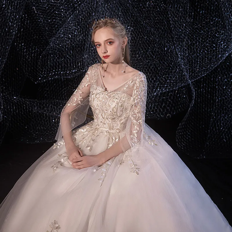 Shipping Immediately V-Neck Wedding Dress with Beading Decoration for Wedding