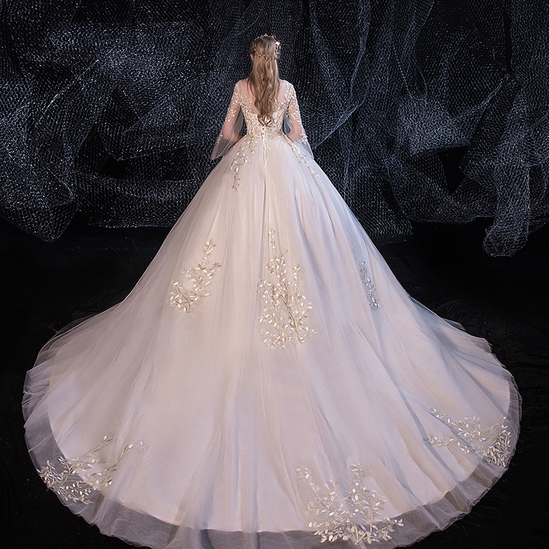 Shipping Immediately V-Neck Wedding Dress with Beading Decoration for Wedding