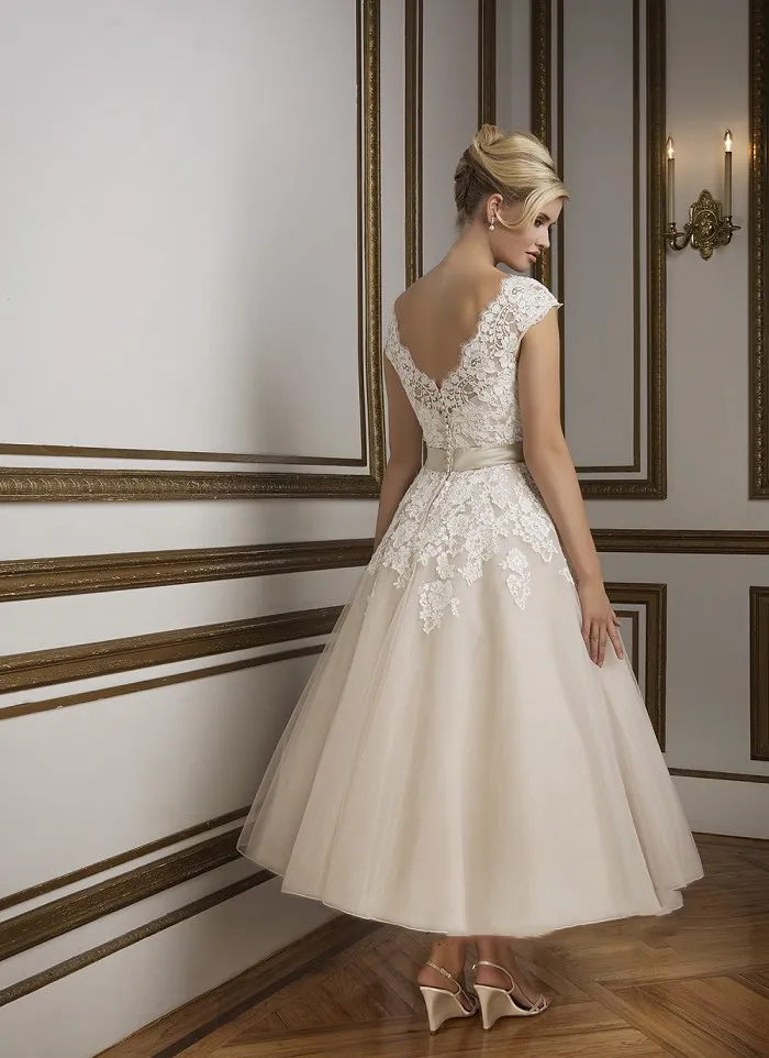 V-Back Bridal Dress Vestidos Ankle Length Short Lace Wedding Gowns Ld9531