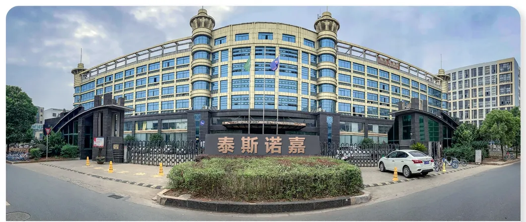 Wholesale Yoga Outfit Fitness Pants with Pocket Workout Crop Top Strappy Bra Yoga Shorts Set